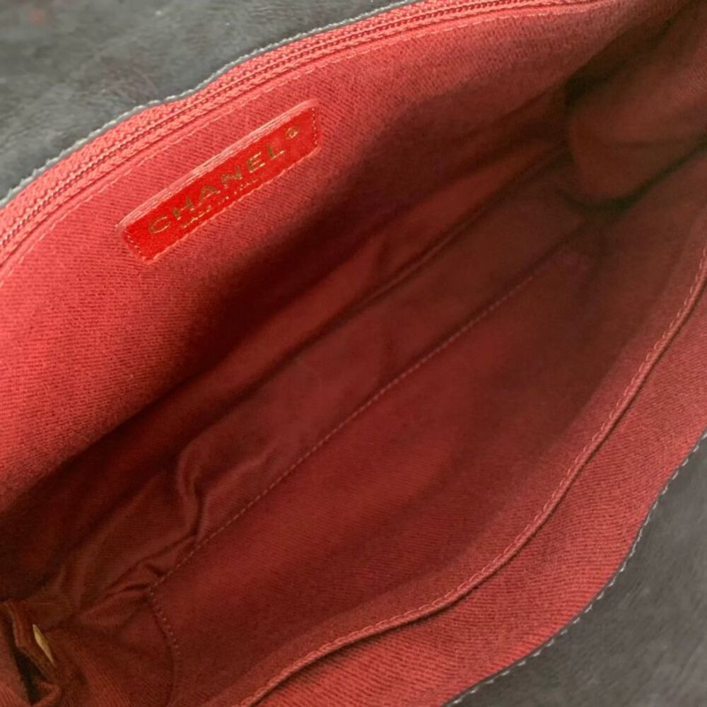 Chanel Women Pre-Loved Bag Very Good Condition - Picture 7 of 9